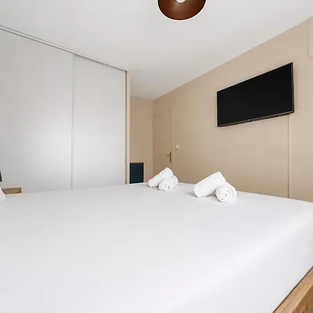 Avec Piscine Privée à Apartamento Marsillargues
